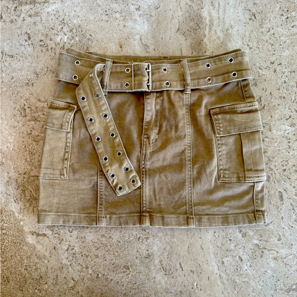 WINDSOR Belted Cargo Mini Skirt - Picture 4 of 7